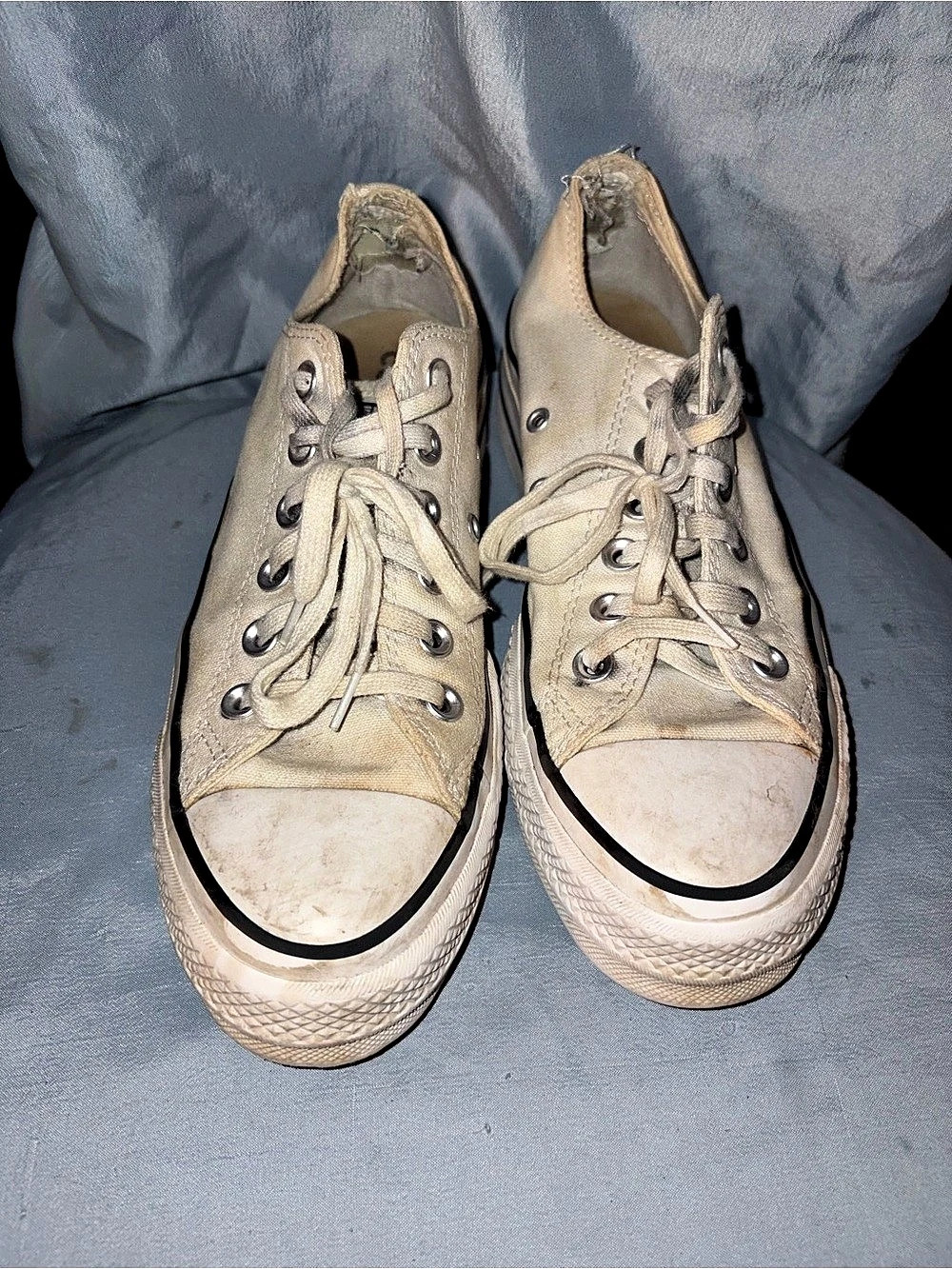 Converse Chuck Taylor All Star Low Top Sneakers in white size 7